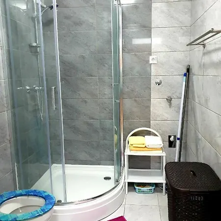 Apartment Mon Cheri-located In A Quiet Neighbourhood Near Beaches Free Parking