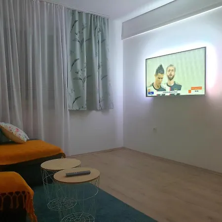 Mon Cheri-located In A Quiet Neighbourhood Near Beaches Free Parking Pula