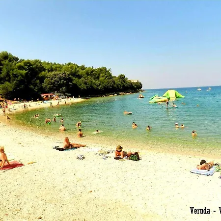 Apartment Mon Cheri-located In A Quiet Neighbourhood Near Beaches Free Parking *