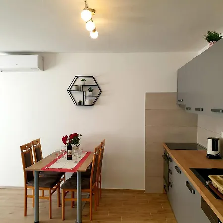 Apartment Mon Cheri-located In A Quiet Neighbourhood Near Beaches Free Parking Pula