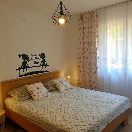Apartment Mon Cheri-located In A Quiet Neighbourhood Near Beaches Free Parking