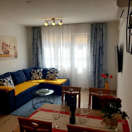 Mon Cheri-located In A Quiet Neighbourhood Near Beaches Free Parking Pula