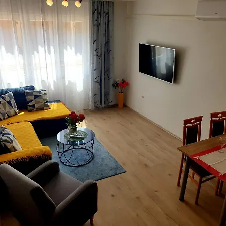 Mon Cheri-located In A Quiet Neighbourhood Near Beaches Free Parking Apartment *