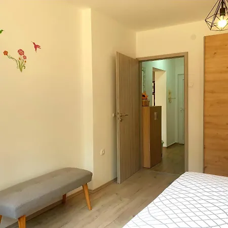 Mon Cheri-located In A Quiet Neighbourhood Near Beaches Free Parking