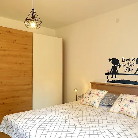 Apartment Mon Cheri-located In A Quiet Neighbourhood Near Beaches Free Parking *
